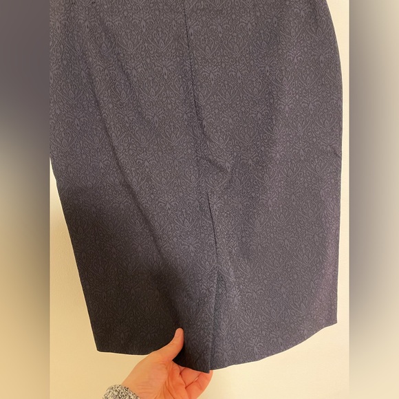 Banana Republic Size 0 Navy Skirt - Picture 5 of 8